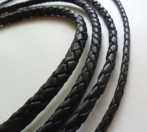 Auroris in schwarz von Auroris