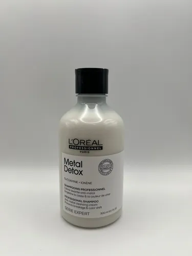L'Oréal Serie Expert Metal Detox Shampoo 300ml - Reinigendes Shampoo für alle Haartypen, entfernt schädliche Metallpartikel und schützt die Farbintensität. Ideal nach Färbungen und Balayage, für gesundes, glänzendes Haar.