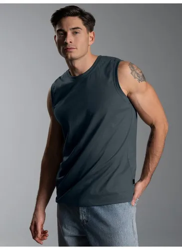 Trigema Herren Trägershirt aus Single-Jersey - Tops, T-Shirts & Hemden für Herren – Klassisches Trägershirt aus 100 % supergekämmter Baumwolle für optimalen Tragekomfort.