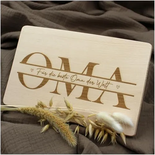 VmG-Store Frühstücksbrettchen 23,5x15cm Schneidebrett mit Gravur als Geschenk zum Geburtstag für Männer Frauen Kinder Brotzeitbrett mit Spruch Holz bedruckt (03 Oma, Ohne Wunschname)