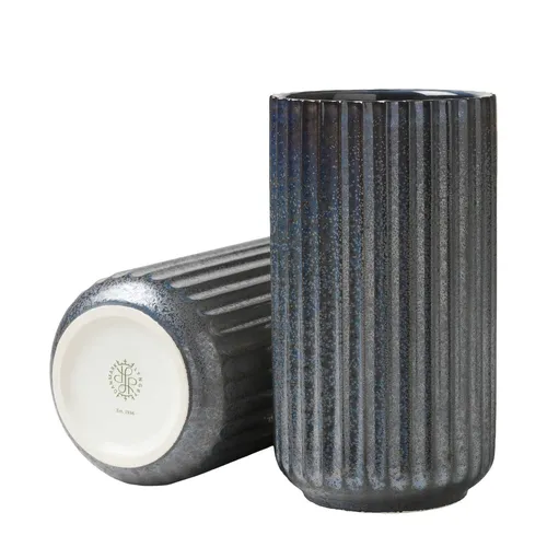 Lyngby Porcelæn Dekoobjekt Porcelain Vase Radiance Blau (20,5cm) - Deko-Objekte: Stilvolle Porzellanvase mit modernem Design, ideal für elegante Wohnräume und zeitgemäße Akzente.