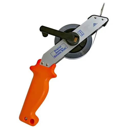 Stahl-Bandmaß 15 m weißlackiert in Alu-Schrägrahmen, Anfang 