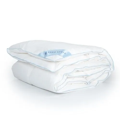 Koru Style Premium Daunen Bettdecke 200x200 cm – 100% Daunen – leichte Sommerdecke 200x200 cm – Daunendecke – Made in Germany – Wärmeklasse 1 (leicht)