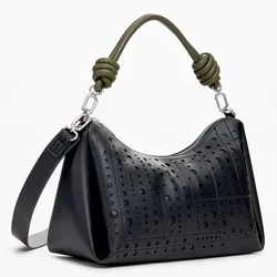 Desigual Damen Handtasche Bloomer Mayari Black - Umhängetasche mit einzigartigem Design, ideal für modische Akzente im Alltag und vielseitig kombinierbar.