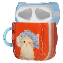 kwmobile In-Ear Kopfhörer Case für Apple Airpods 1 & 2 Hülle mit Karabiner - Headphones Case - Earphones Cover Etui - Katze mit Fischhut - Rot