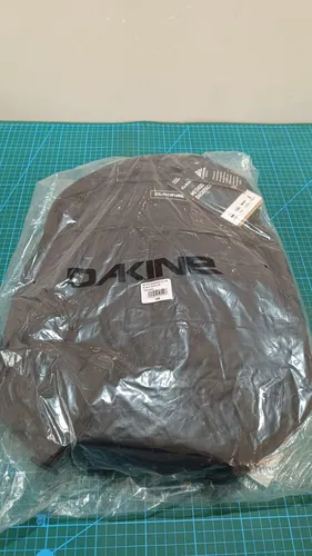 Dakine Method Rucksack DLX 28L - Schwarz Ripstop - Rucksäcke, robuster 28L Rucksack aus strapazierfähigem Ripstop-Polyester, ideal für Outdoor-Abenteuer und den Alltag.