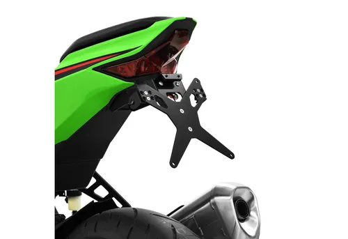 ZIEGER Kennzeichenhalter X-Line für Kawasaki ZX-4RR & Ninja 400 - Robuster Kennzeichenhalter mit verstellbarem Neigungswinkel und sportlicher Optik. Ideal für Kawasaki ZX-4RR und Ninja 400, ohne TÜV-Eintragung erforderlich.