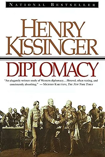 Henry Kissinger: Diplomacy (Taschenbuch) - Umfassendes Lehrbuch über internationale Beziehungen von Henry Kissinger. 912 Seiten voller Einblicke, ideal für Politikinteressierte und Studierende.