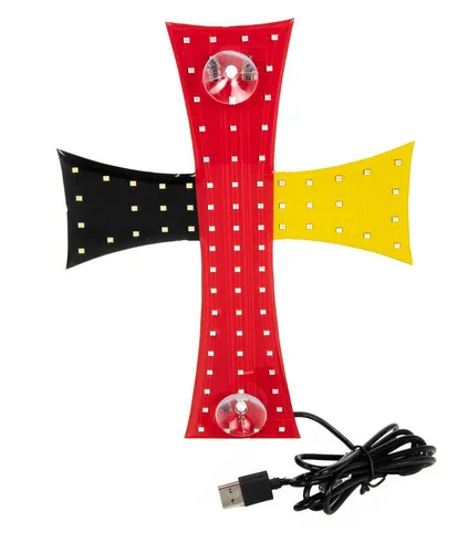 All Ride Dekofigur LKW LED-Kreuz schwarz-rot-gold - Setzen Sie ein Zeichen mit der dekorativen LED-Kreuz-Leuchte für LKW und Wohnmobile. 84 strahlende LEDs in den Farben der Deutschland-Flagge schaffen ein einzigartiges Ambiente und sind einfach mit Saugnäpfen zu befestigen.