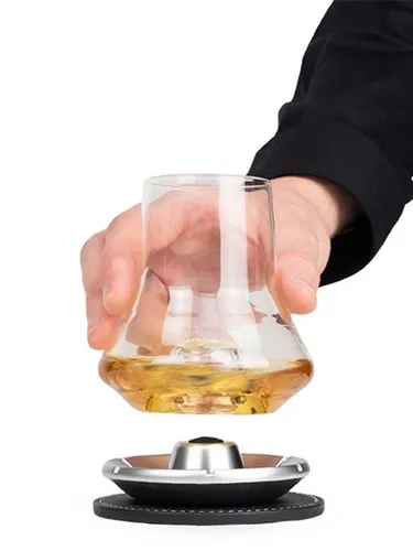 PEUGEOT Whisky Glas Set - Les Impitoyables - Cocktail-Set mit hochwertigem Whiskyglas, Metallsockel zur Kühlung und Untersetzer für ein stilvolles Trinkerlebnis.
