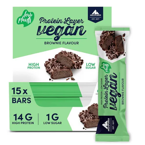 Multipower Vegan Protein Layer Brownie Bar - Proteinriegel mit 24 % pflanzlichem Eiweiß aus Soja, Erbsen & Reis. Leckerer Brownie-Geschmack, kalorienarm mit nur 206 kcal, ideal für Sportler und als Snack für zwischendurch.