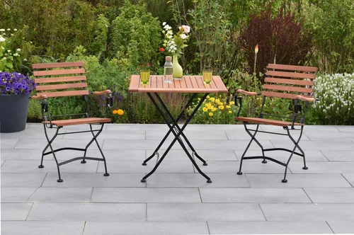 Merxx Schlossgarten Set 3tlg. – Klappsessel & Klapptisch aus Eukalyptus - Gartenmöbel-Set mit 2 Klappsesseln und 1 Klapptisch, pulverbeschichtet und wetterfest für gemütliche Stunden im Freien. Hochwertige Eukalyptusholz-Akzente sorgen für stilvolle Eleganz.