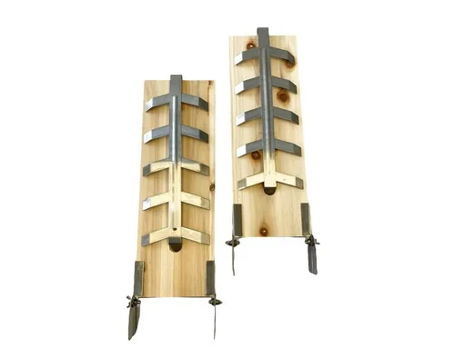 Czaja Räucherbrett 2er Set aus Zedernholz - Küchenbretter für die einfache Zubereitung von Räucherfisch. Mit 5-stufig verstellbarer Halterung für perfekten Abstand zum Feuer und aromatischem Zedernholzgeschmack.