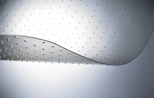 PET Bodenschutzmatte mit Noppen - 1200 x 900mm - Bodenschutzmatte aus PET mit Noppen, transparent und langlebig, schützt Ihren Boden effektiv und sorgt für ein angenehmes Arbeitsumfeld.