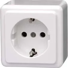 Kopp Steckdose Standard 2-fach, arktisweiß - Aufputz Steckdose mit bruchfestem Gehäuse, ideal für sichere Stromversorgung in Innenräumen. Maße: 105,5 x 64 x 43 mm.