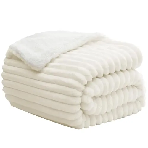 BEDELITE Kuscheldecke Flauschig Decke 150x200 - Dicke XL Sherpa Decken Cremeweiß für Couch, warme Cord Kuscheldecken Creme Weiss weiche Fleecedecke Wohndecke als Couch Überwurf für Wohnzimmer
