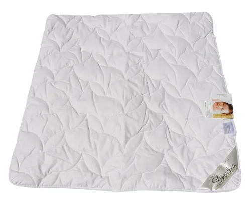 Sympathica Babybettdecke 80x80 cm - Leichte Baumwoll-Sommerdecke - Bettdecken für Babys, atmungsaktive 100% Baumwoll-Füllung, idealer Feuchtigkeitsausgleich und hohe Hautverträglichkeit. Waschbar bis 95°C, antiallergisch und ein Qualitätsprodukt aus Deutschland.