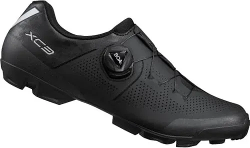 Shimano XC302W Mountainbike-Fahrradschuhe, schwarz - Fahrradschuhe für Offroad-Enthusiasten mit BOA®-Einstellsystem, nahtloser Passform und umweltfreundlichem Material. Ideal für XC-Racing und steile Trails.