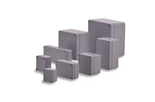 Robustes Aluminium Industriegehäuse Alster 250x80x57mm - Sonstige Elektroinstallationsartikel mit IP66 Schutzart, ideal für Außeneinsätze und hohe Beständigkeit gegen Chemikalien.