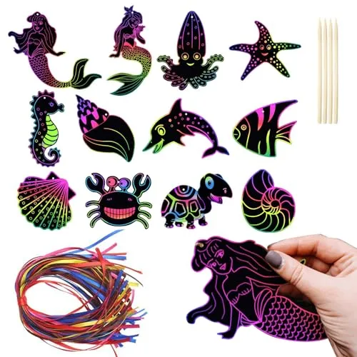 Stück Kratzbilder,Kratzbilder für Kinder,Kratzpapier,Kratzbild Set,Magische Regenbogen Scratch Art mit 12 Bunten Bändern und 4 Bambus-Stifte für Lesezeichen Geburtstage DIY Handwerk Party Mitgebsel 12