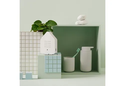 Relaxound Zwitscherbox WEISS mit Amsel-Gezwitscher - Wunderschönes Deko-Objekt aus Plexiglas, Höhe 14 cm, bringt beruhigendes Vogelgezwitscher in Ihr Zuhause.