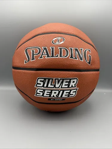 Spalding Basketball Silver Series - Größe 7 - Hochwertiger Basketball aus Synthetik in sportlichem Design, ideal für Wettkämpfe und Training.