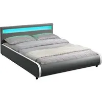Juskys Polsterbett Sevilla 140x200 cm mit RGB-LED - Modernes Polsterbett mit gepolstertem Kopfteil, 16-farbiger LED-Beleuchtung und pflegeleichtem Kunstlederbezug – ideal für stilbewusste Schlafzimmer.