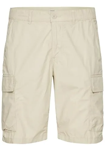 camel active Herren Cargo Shorts Regular Fit Beige - Herren-Shorts mit geräumigen Cargotaschen und praktischem Klappenverschluss, ideal für aktive Freizeitgestaltung und Sommerabenteuer.