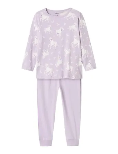 Name It Schlafanzug NMFNIGHTSET PASTEL LILAC HORSE - Pyjamas für Mädchen mit entzückendem Pferde-Design in Flieder, aus hochwertigem Baumwoll-Elasthan-Mix für optimalen Tragekomfort und Bewegungsfreiheit. Ideal für gemütliche Nächte und entspannte Nachmittage.