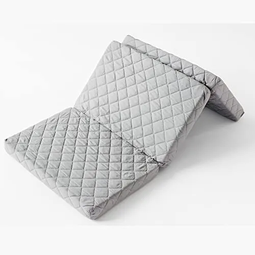 Klappmatratze Reisematratze grau, 7 cm hoch - Matratzen für Babybetten - Faltbare Matratze ideal für Reisen oder als Gästebett, inklusive Tragetasche und waschbarem Bezug für einfachen Transport und Pflege.