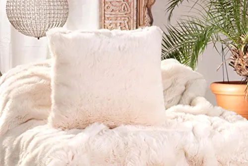 Fellkissen Kaninchen in weiß von Wohnen & Accessoires GmbH & Co. KG