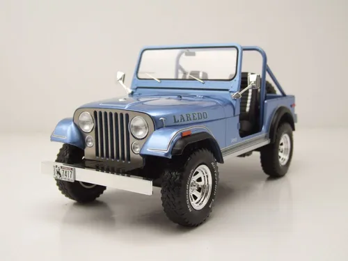 Jeep CJ-7 Laredo 1980 blau metallic Modellauto 1:18 MCG - Detailgetreues 1:18 Modellauto des Jeep CJ-7 Laredo 1980 in blau metallic. Mit OVP, perfekt für Sammler und als dekoratives Standmodell.