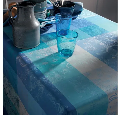 Garnier Thiebaut Tischläufer Mille Couleurs Azur 54 x 175 cm - Eleganter Tischläufer in Blautönen, Jacquard gewebt aus 100% Baumwolle. Ideal für Haus und Garten, waschbar bei 40 Grad. Verleihen Sie Ihrem Tisch einen besonderen Akzent!