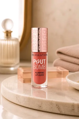 Makeup Revolution Pout Bomb Plumping Lip Gloss Melba Warm Peach 4,6 ml