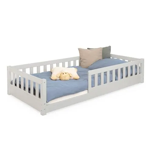 Ehrenkind® Bodenbett 90x200 mit abnehmbarem Rausfallschutz - Nachhaltiges Kinderbett aus FSC®-zertifiziertem Kiefernholz, ideal für selbstständiges Ein- und Aussteigen. Mit abnehmbarem Rausfallschutz für zusätzliche Sicherheit und Geborgenheit, perfekt für kuschelige Gute-Nacht-Momente.
