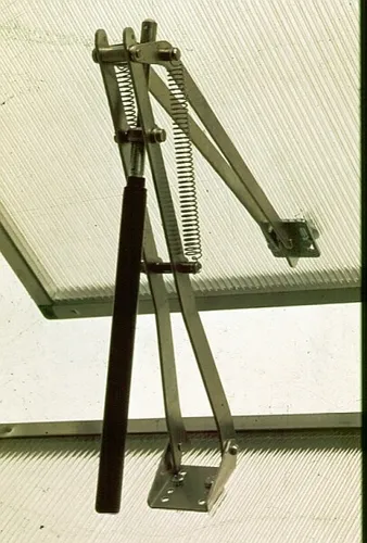 Solarbetriebener Fensterautomat Juwel 20047 für Gewächshäuser - Innovative Fensterautomatik für Gewächshäuser, die durch Solarenergie betrieben wird, sorgt für optimale Belüftung und schützt Ihre Pflanzen.