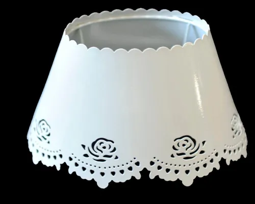 Dirk Davids Leuchten Ovaler Lampenschirm für Tischleuchte – Metall Weiß mit Rosen Motiv - Lampenschirme: Zeitlose Eleganz mit ovalem Design, sorgt für gemütliche Raumatmosphäre und ist ideal für Tisch- und Wandleuchten.