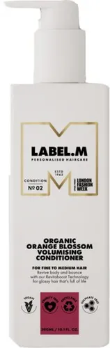 Label.M Organic Orange Blossom Volumising Conditioner 300 ml - Haarspülung für feines Haar, verleiht schwereloses Volumen und Vitalität mit Bio-Orangenblüten. Ideal für alle Haartypen und tägliche Anwendung.