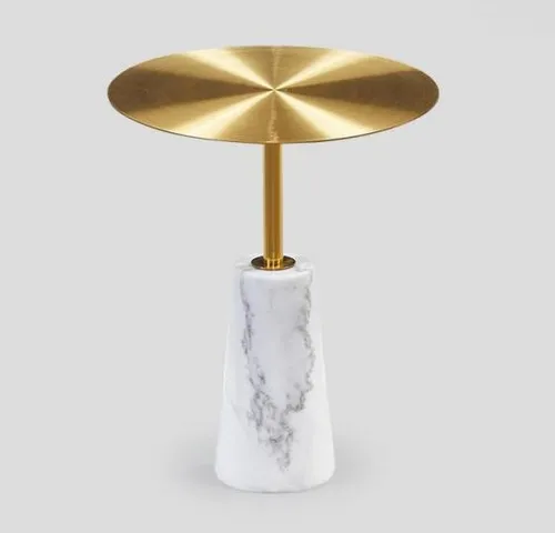 Designer Runder Beistelltisch aus Metall in Gold - Eleganter Beistelltisch für das Wohnzimmer, mit modernem Design und hochwertiger Verarbeitung. Maße: 40 x 40 x 55 cm, ideal für stilvolle Akzente.