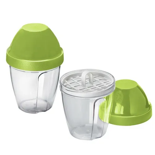 Westmark Schüttelbecher »Mix-Ei«, 0,25 l, apfelgrün - Sonstige Küchenhelfer, ideal zum klumpfreien Vermischen und Schaumschlagen mit herausnehmbarer Mixscheibe und fest schließendem Schraubdeckel.