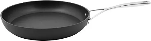 demeyere Antihaft-Bratpfanne 32 cm aus Aluminiumguss - Pfanne mit hochwertiger Antihaft-Titanbeschichtung, ideal für alle Herdarten, besonders effizient auf Induktion. Ergonomischer Edelstahlgriff für sicheren Halt und einfache Handhabung.