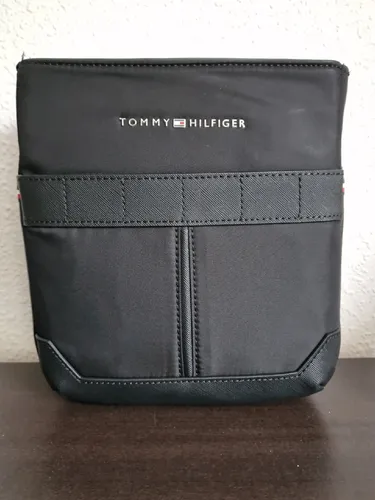 TOMMY HILFIGER TH Elevated Mini Crossover Umhängetasche Tasche Black