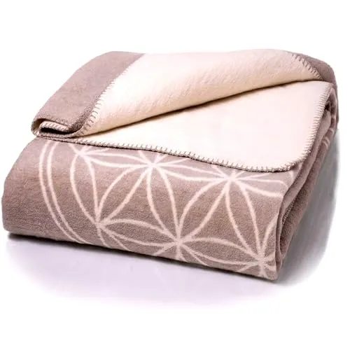Glart (Exclusive) Decke - Blume des Lebens, 150x200cm - Tragbare Decken, hochwertige Wolldecke in grau-Ecru, ideal für gemütliche Abende und unterwegs; fusselfrei und schadstofffrei für Allergiker.