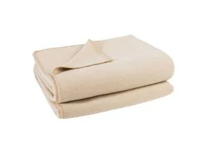 Zoeppritz Fleecedecke Soft Fleece Beige 160x200 cm - Kuschelige Fleecedecke in Cremefarben, ideal für gemütliche Abende. Pflegeleicht und maschinenwaschbar bis 30°C, sorgt für höchsten Komfort in Ihrem Zuhause.