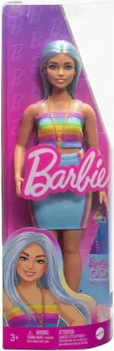 Mattel HRH16 Barbie Fashionistas Puppe im Regenbogen Top Rock Outfit goldene Kette Blaue Haare Pinke Sneaker Schuhe Spielpuppe für Kinder