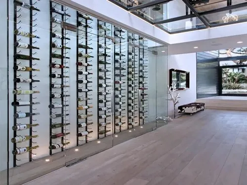 Wandweinregal aus Edelstahl – Modernes Design für Ihre Weinsammlung - Elegantes Wandweinregal mit Platz für über 6 Flaschen. Ideal für Küche oder Wohnzimmer. Robustes Edelstahl-Material und moderne Optik machen es zum Blickfang.