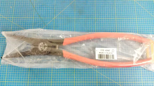 GEDORE Sicherungsringzange A 4 Außen 6701700 - 32 cm mit geraden Spitzen - Zangen für präzises Arbeiten, ideal zum sicheren Greifen und Montieren von Sicherungsringen.