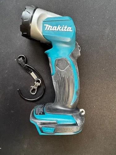 Makita DML 802 Akku Lampe 14,4 - 18 V - Taschenlampe mit flexibler Akku-Nutzung, ideal für Baustellen und Outdoor-Aktivitäten, ohne Akku und Ladegerät.
