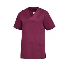 Leiber Damen-Kasack - Schlupfjacke für Medizin & Pflege, 95 Grad waschbar (Beere, M) - Modische Damen-Kasack mit 2 Seiten- und 1 Brusttasche, leicht tailliert und aus weichem Gewebe. Ideal für Medizin- und Pflegezentren, waschbar bis 95°C und geeignet für Industriewäsche.