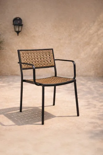 Gardenson Gartenstuhl-Set, Schwarz - Gartenstühle aus robustem Metall und Kunststoff, ideal für den Außenbereich, pflegeleicht und wetterfest.